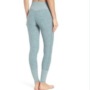 Alo High-Waist Alosoft Lounge Legging size M in teal